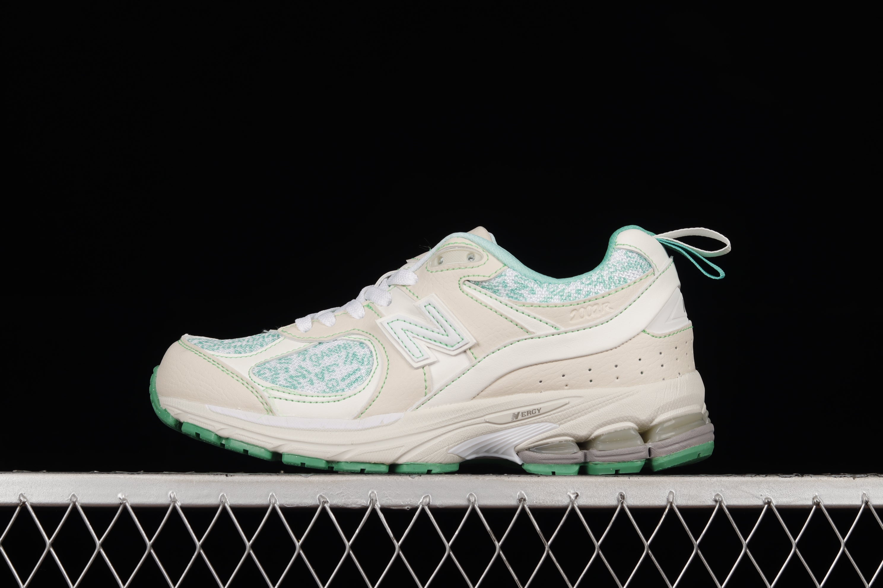 GANNI x New Balance 2002R - Turtledove
