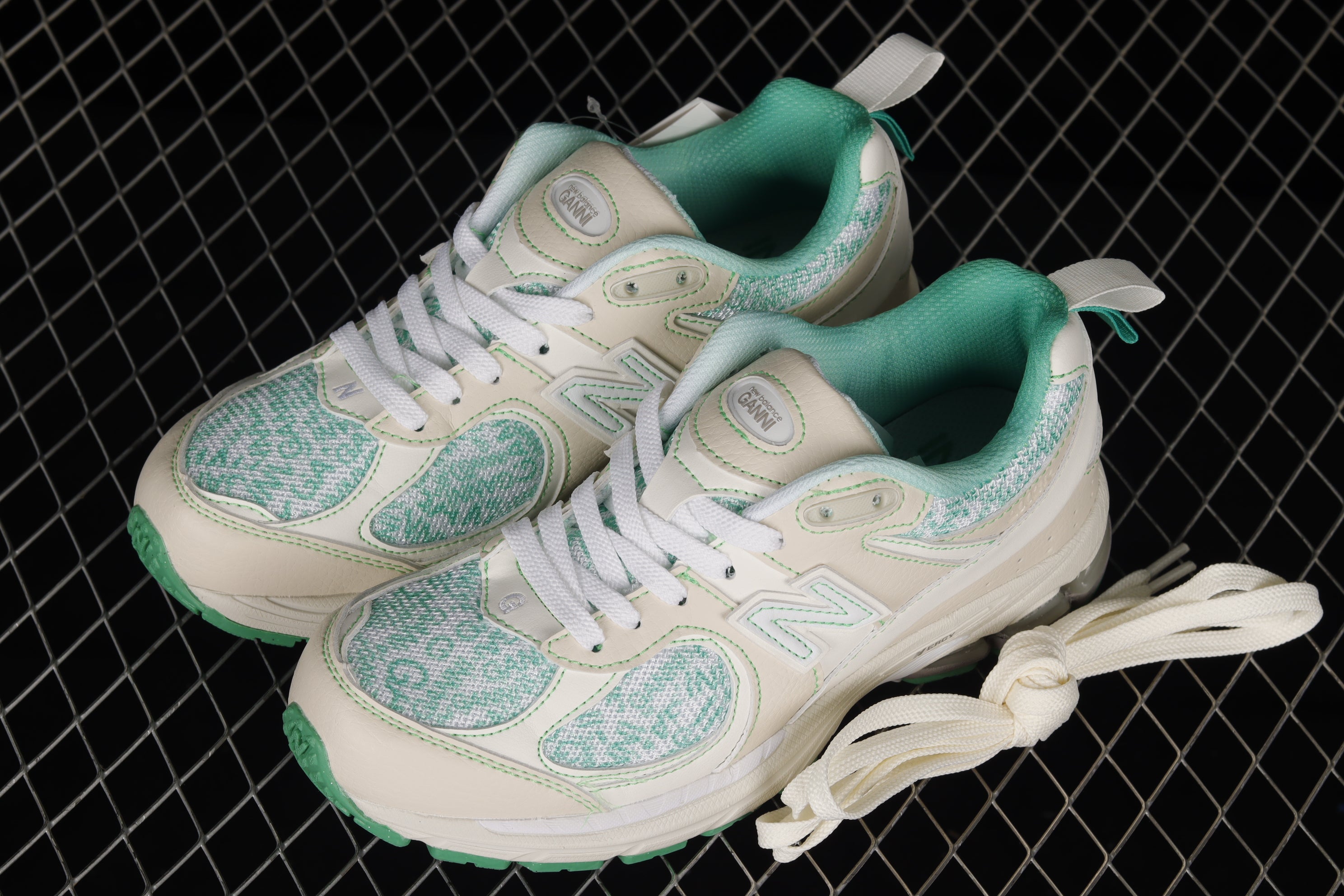 GANNI x New Balance 2002R - Turtledove