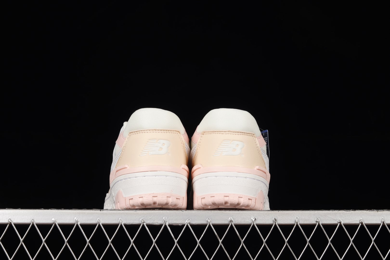 New Balance 550 - White/Pink