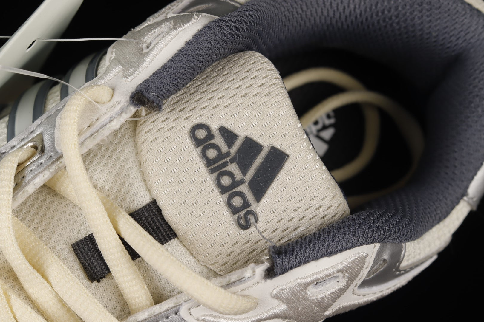 adidasUnisex Response CL Bad Bunny - White