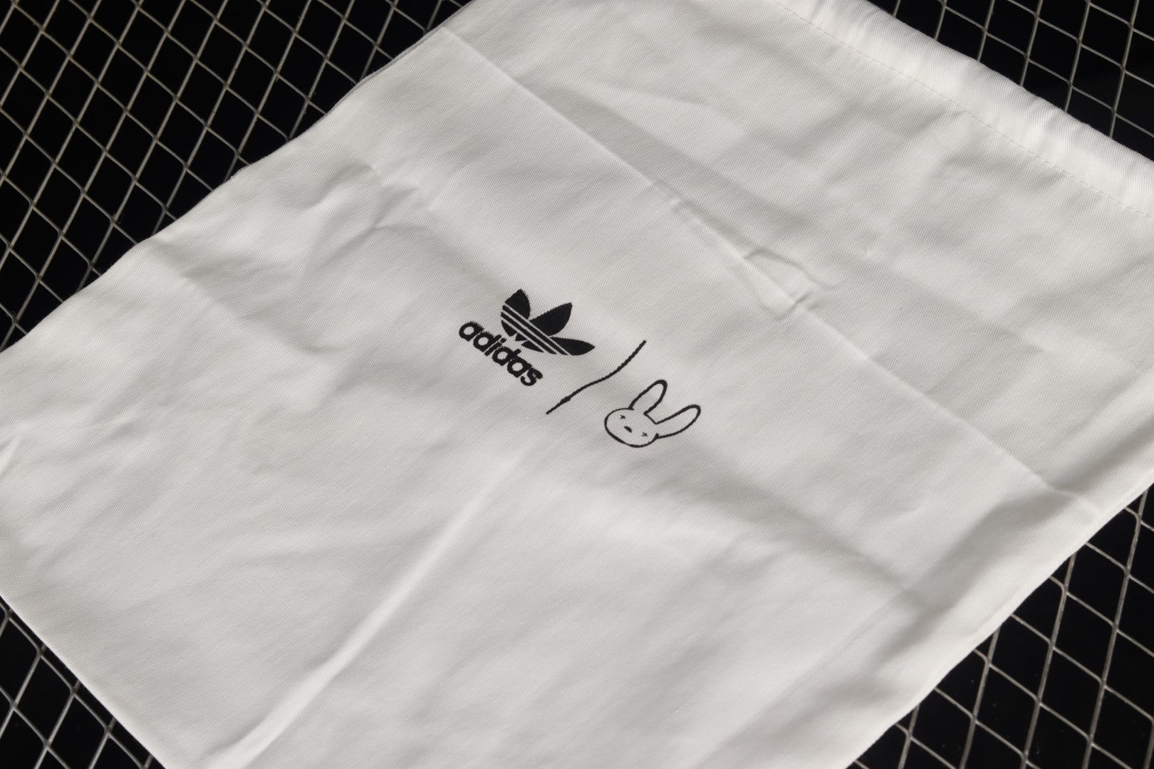adidasUnisex Response CL Bad Bunny - White